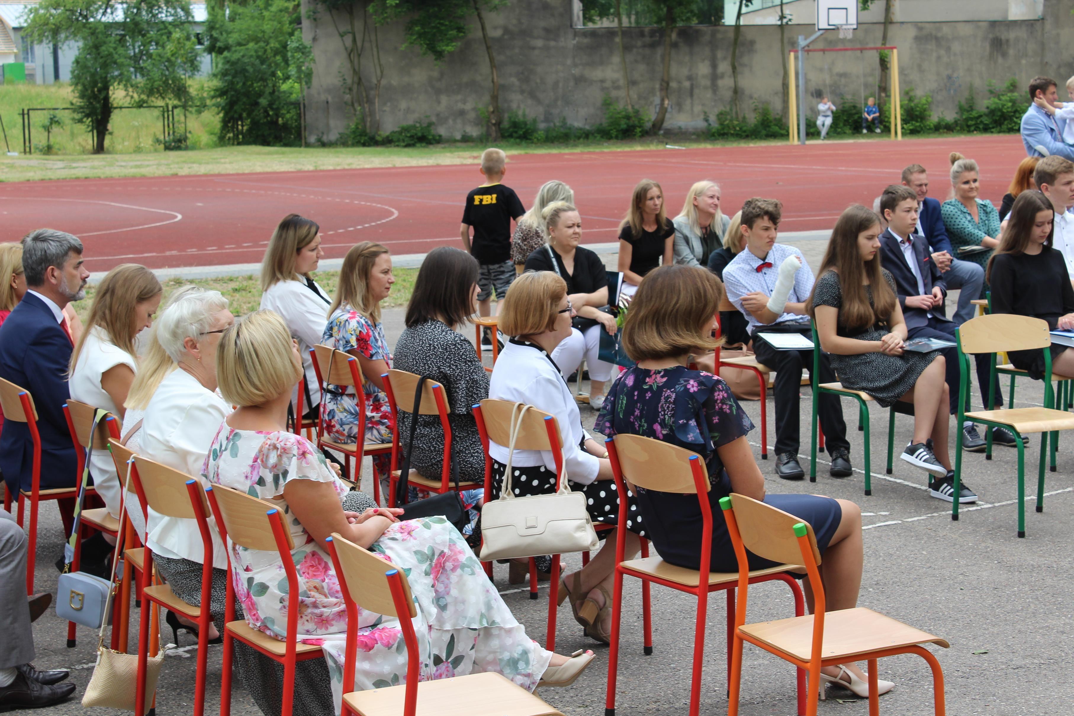 Zdj. nr. 110. Zakończenie roku szkolnego (8 klasy) w SP nr 5 w Lipnie - 25 czerwca 2021 r.