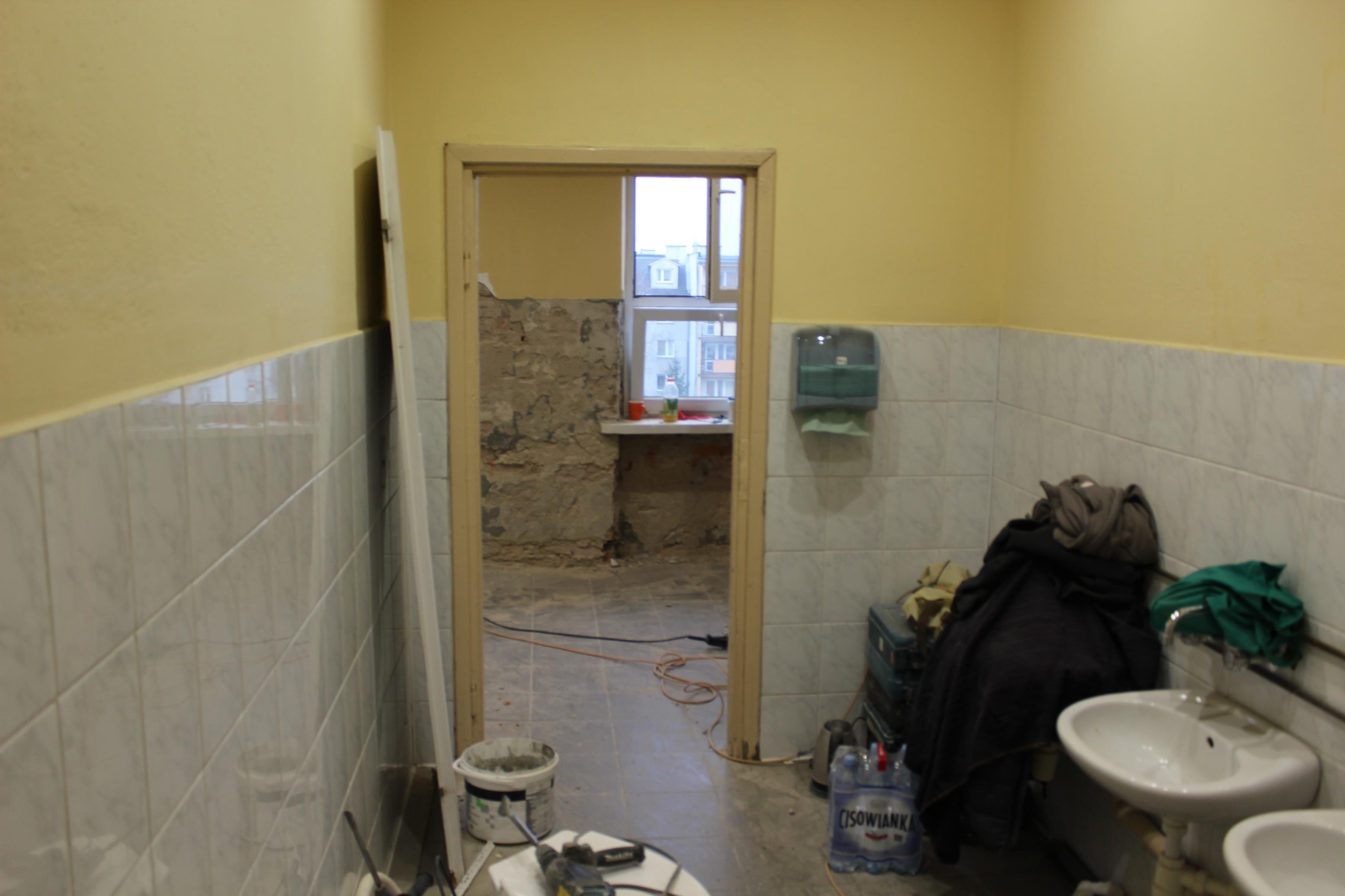Remont łazienek w SP nr 3 w Lipnie