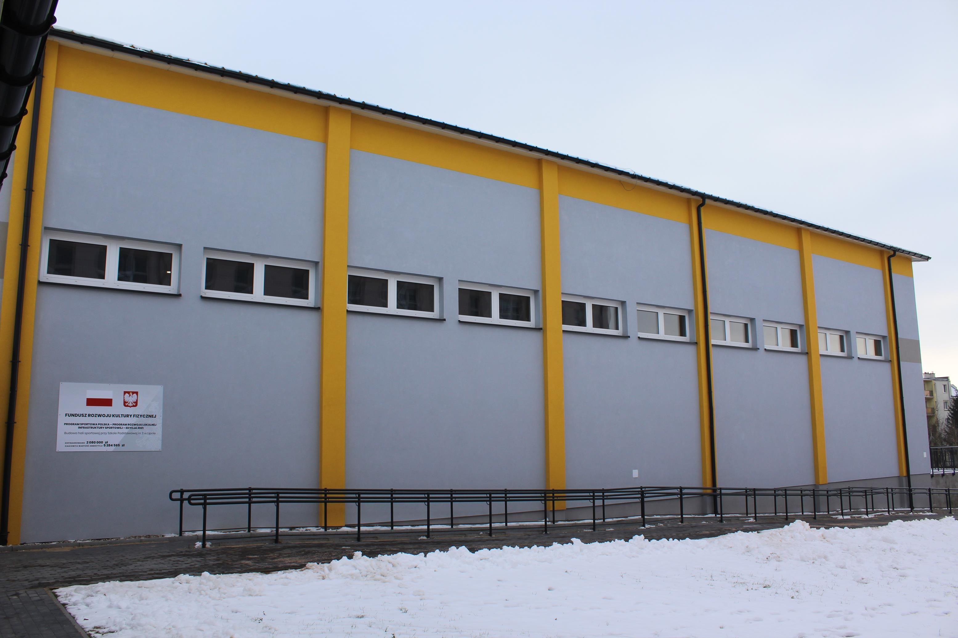 Zdj. nr. 14. Otwarcie hali sportowej przy SP 3 w Lipnie - 10 lutego 2023 r.
