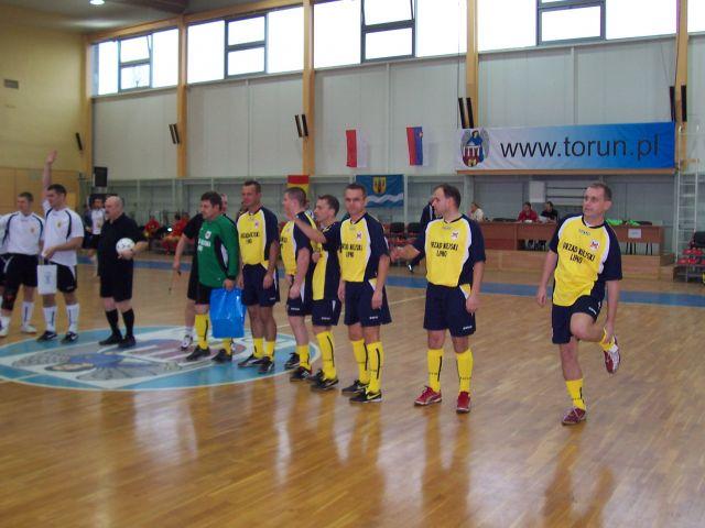 Zdj. nr. 7. IV Toruński Międzynarodowy Turniej Pracowników Samorządowych w halowej piłce nożnej o Puchar Prezydenta Miasta Torunia