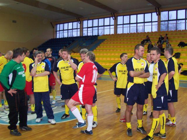 Zdj. nr. 18. IV Toruński Międzynarodowy Turniej Pracowników Samorządowych w halowej piłce nożnej o Puchar Prezydenta Miasta Torunia