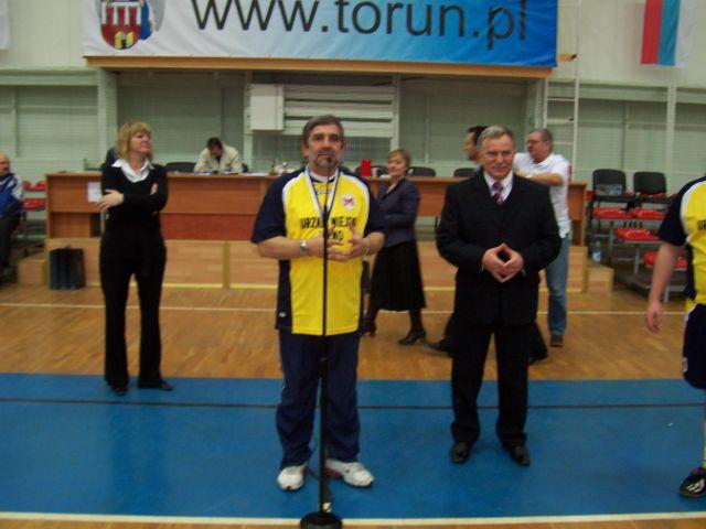 Zdj. nr. 29. IV Toruński Międzynarodowy Turniej Pracowników Samorządowych w halowej piłce nożnej o Puchar Prezydenta Miasta Torunia