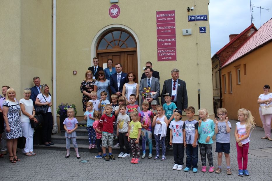 Zdj. nr. 35. BUS 500+ mieście Lipnie
