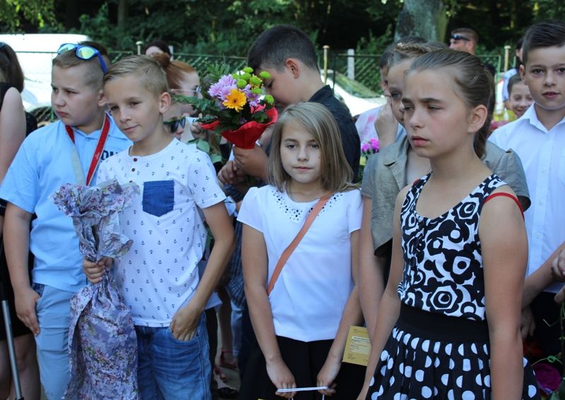 Zdj. nr. 8. Zakończenie roku szkolnego w SP 2
