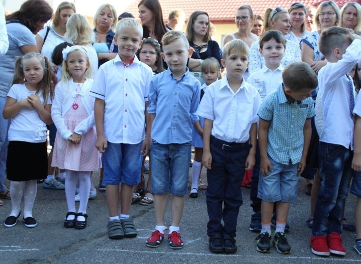 Zdj. nr. 7. Rozpoczęcie roku szkolnego 2016/2017
