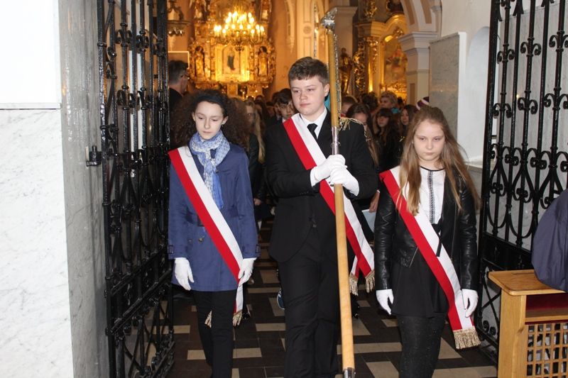 Zdj. nr. 6. Święto Patrona SP nr 5 w Lipnie