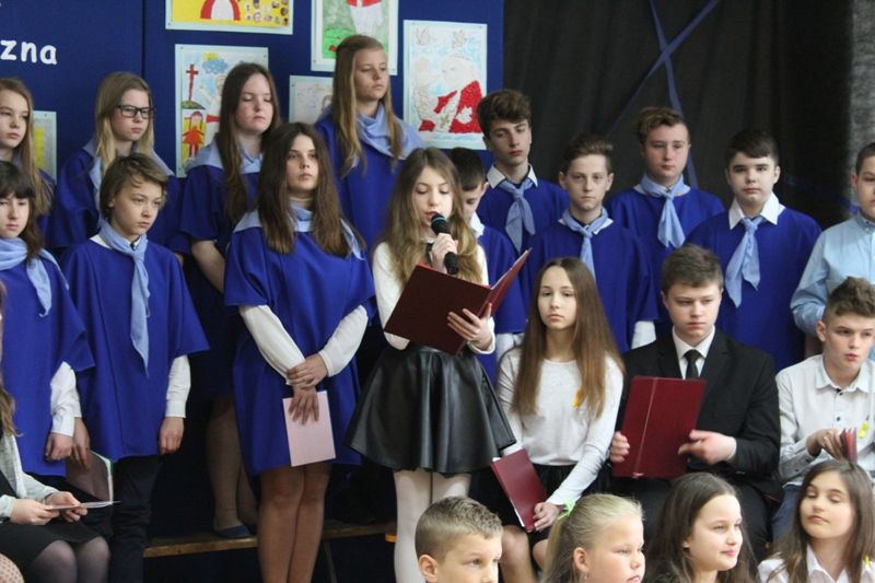 Zdj. nr. 23. Święto Patrona SP nr 5 w Lipnie