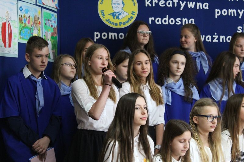 Zdj. nr. 37. Święto Patrona SP nr 5 w Lipnie