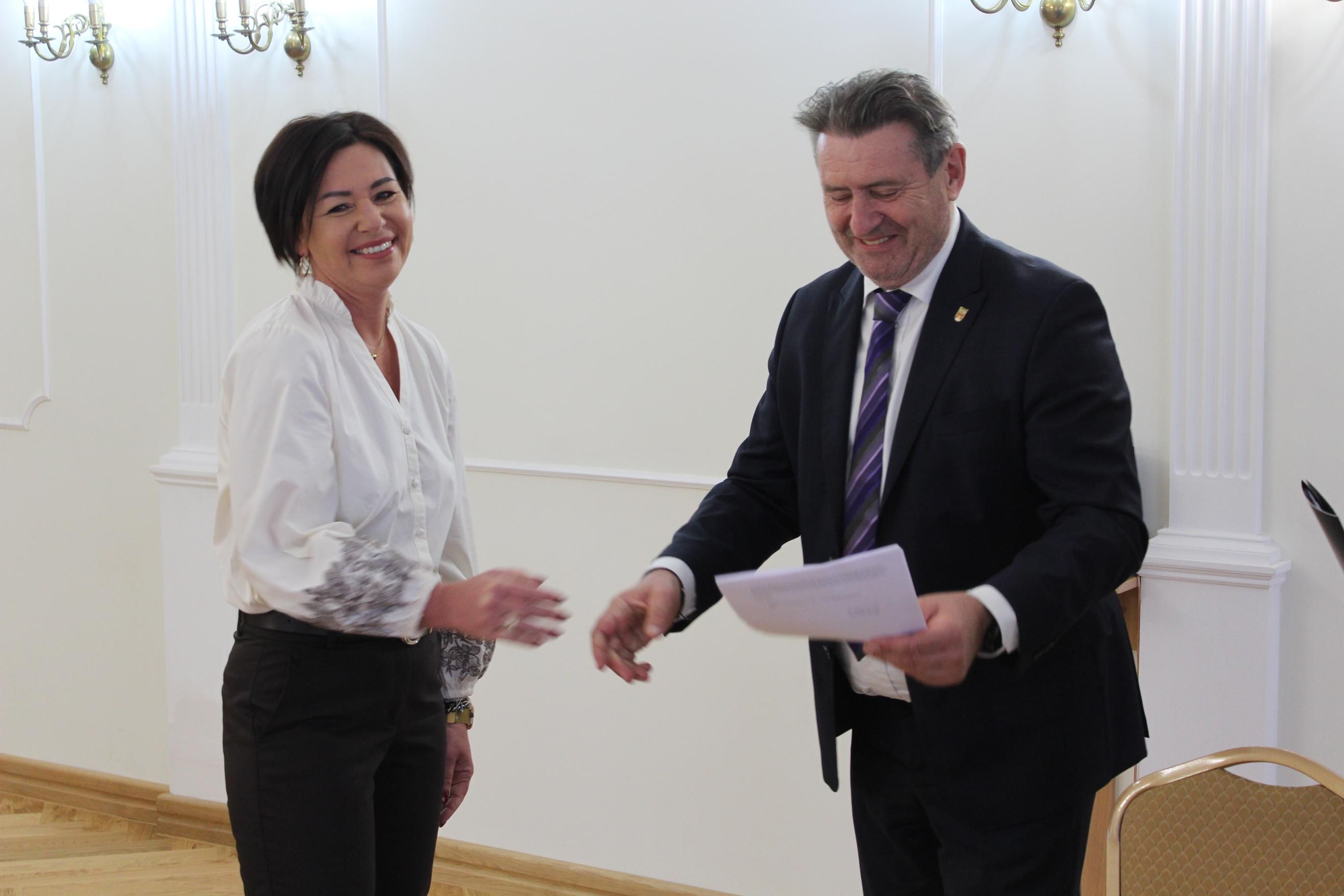 Zdj. nr. 8. Wręczenie aktów mianowania - 8 października 2026 r.