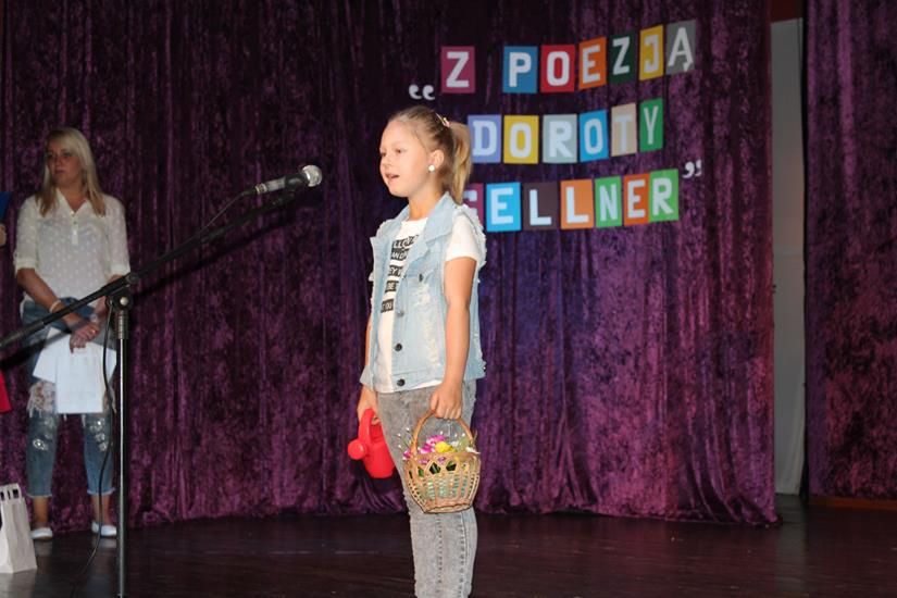 Zdj. nr. 44. Rozśpiewane kino Nawojka - Festiwal Piosenki Dziecięcej „Z poezją Doroty Gellner”.