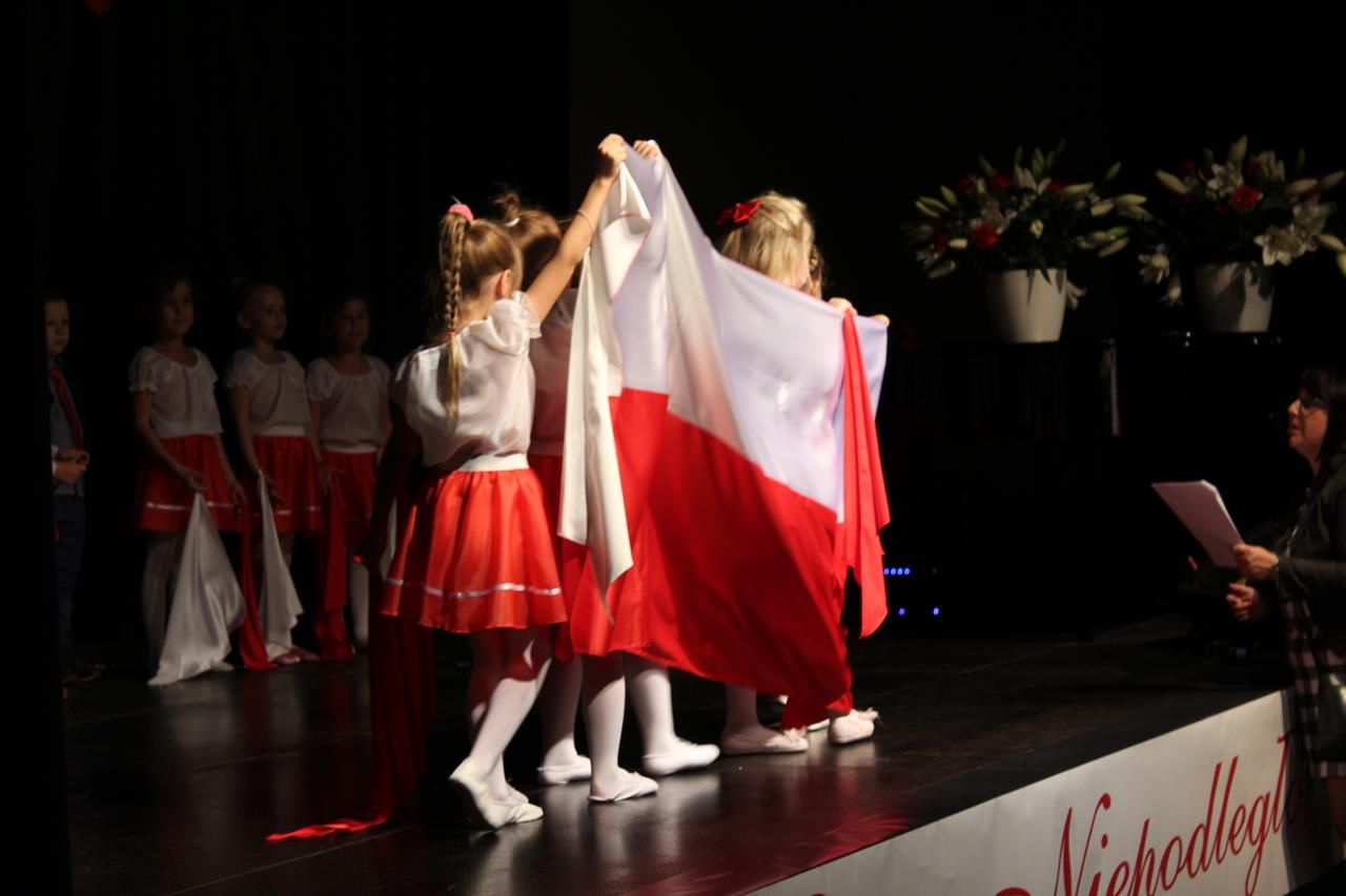 Zdj. nr. 124. Nowy budynek na jubileusz 40-lecia istnienia przedszkola