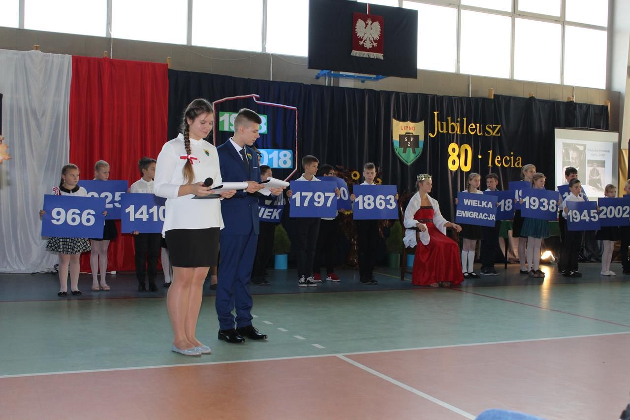Zdj. nr. 81. Jubileusz 80-lecia istnienia Szkoły Podstawowej nr 2 w Lipnie