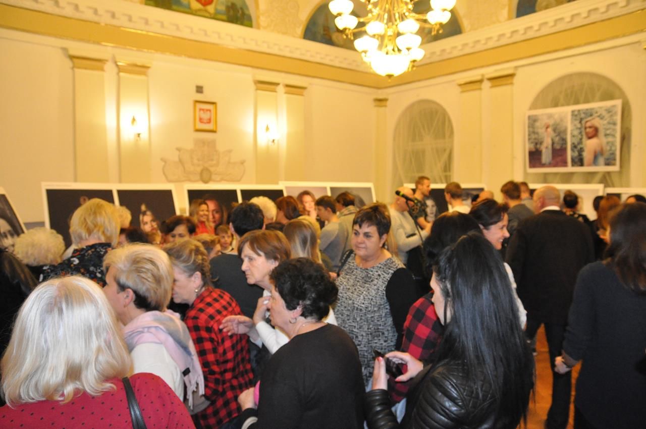moja kobiecość - wystawa fotografii autorstwa Michała Gromady