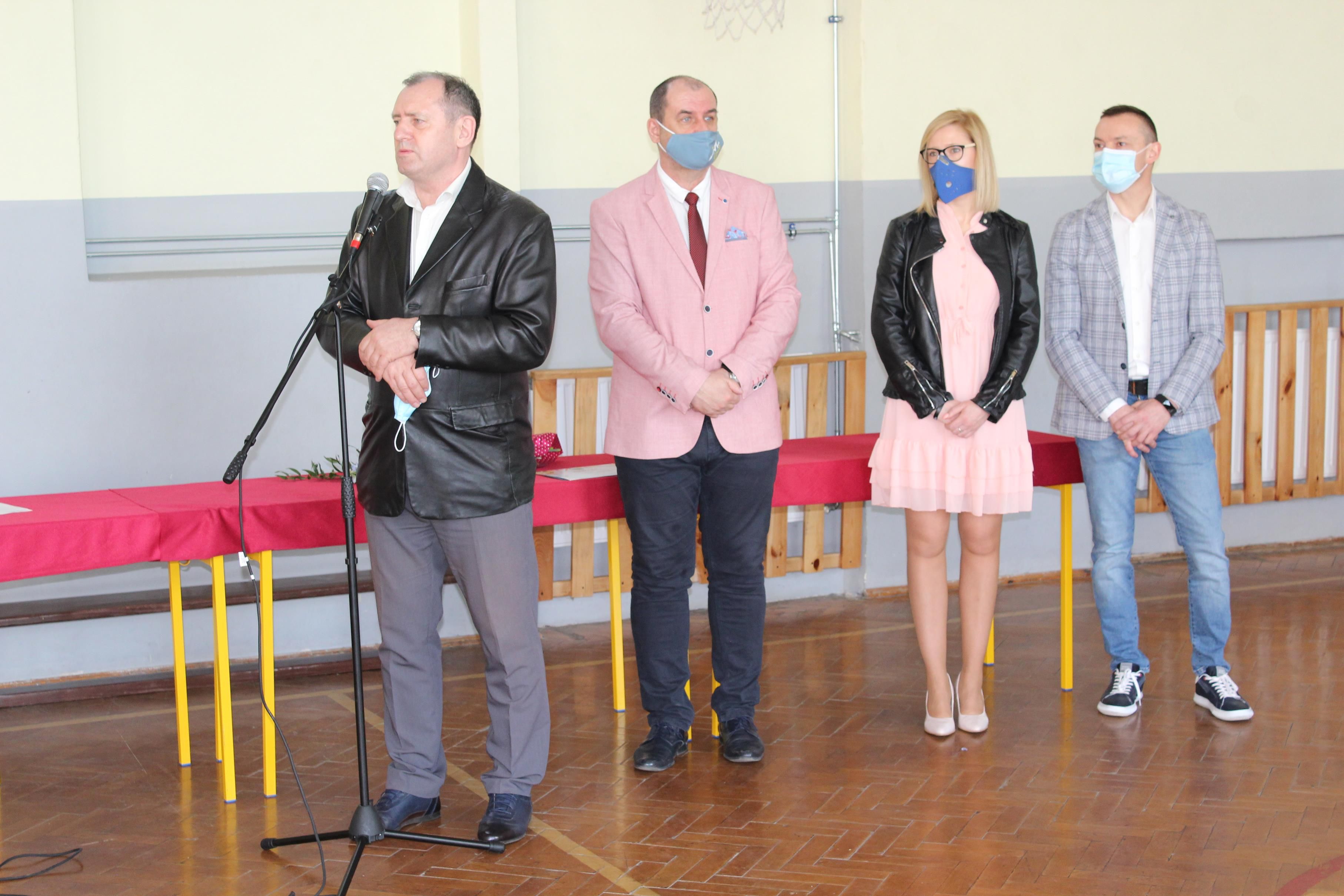 „Najlepsi z najlepszych” - mini gala w Szkole Podstawowej Nr 3 w Lipnie - kliknięcie spowoduje powiększenie obrazka