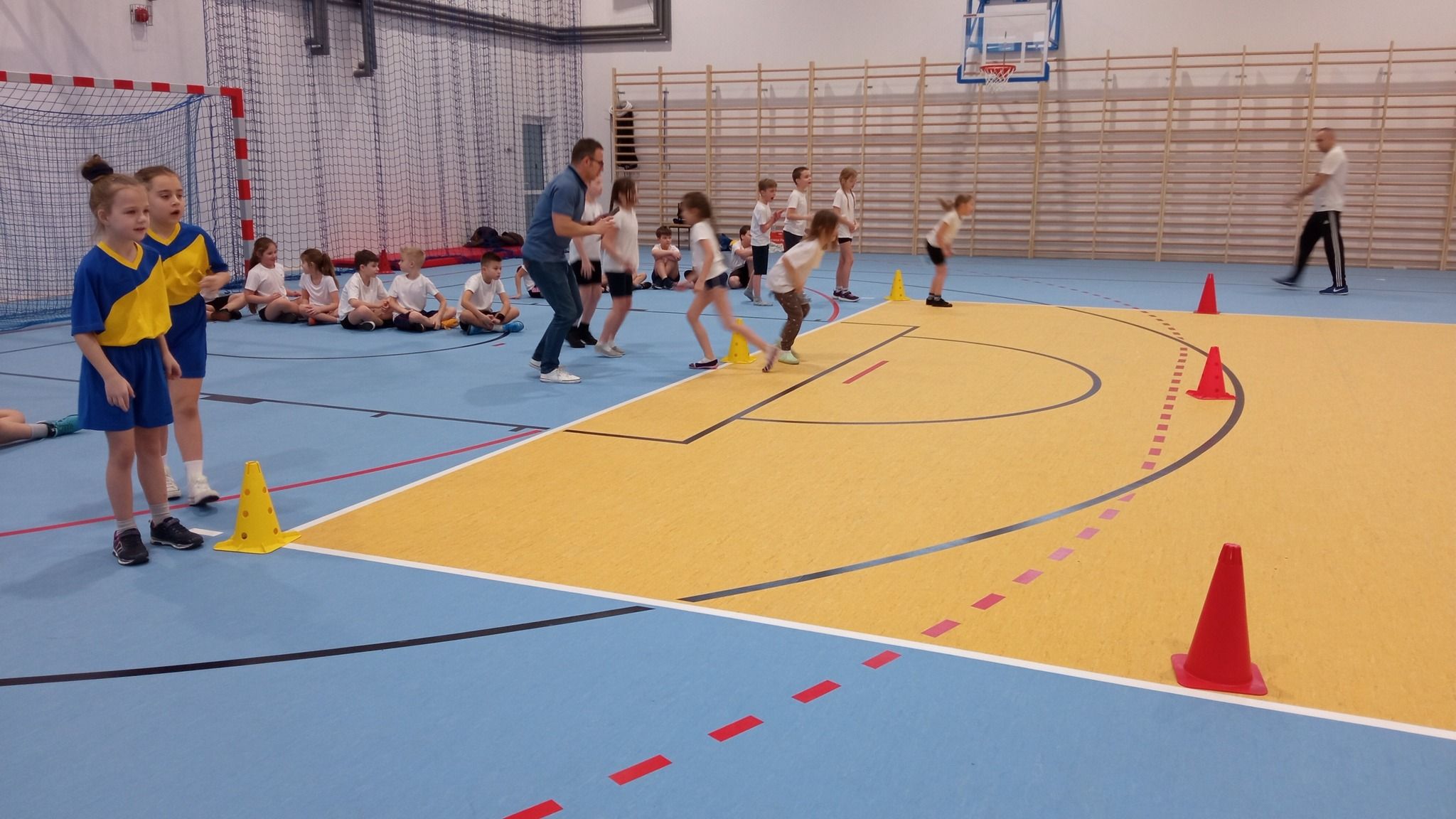 Zdj. nr. 12. VI Lipnowska Spartakiada Szkolna - gry i zabawy - 24 lutego 2023 r.
