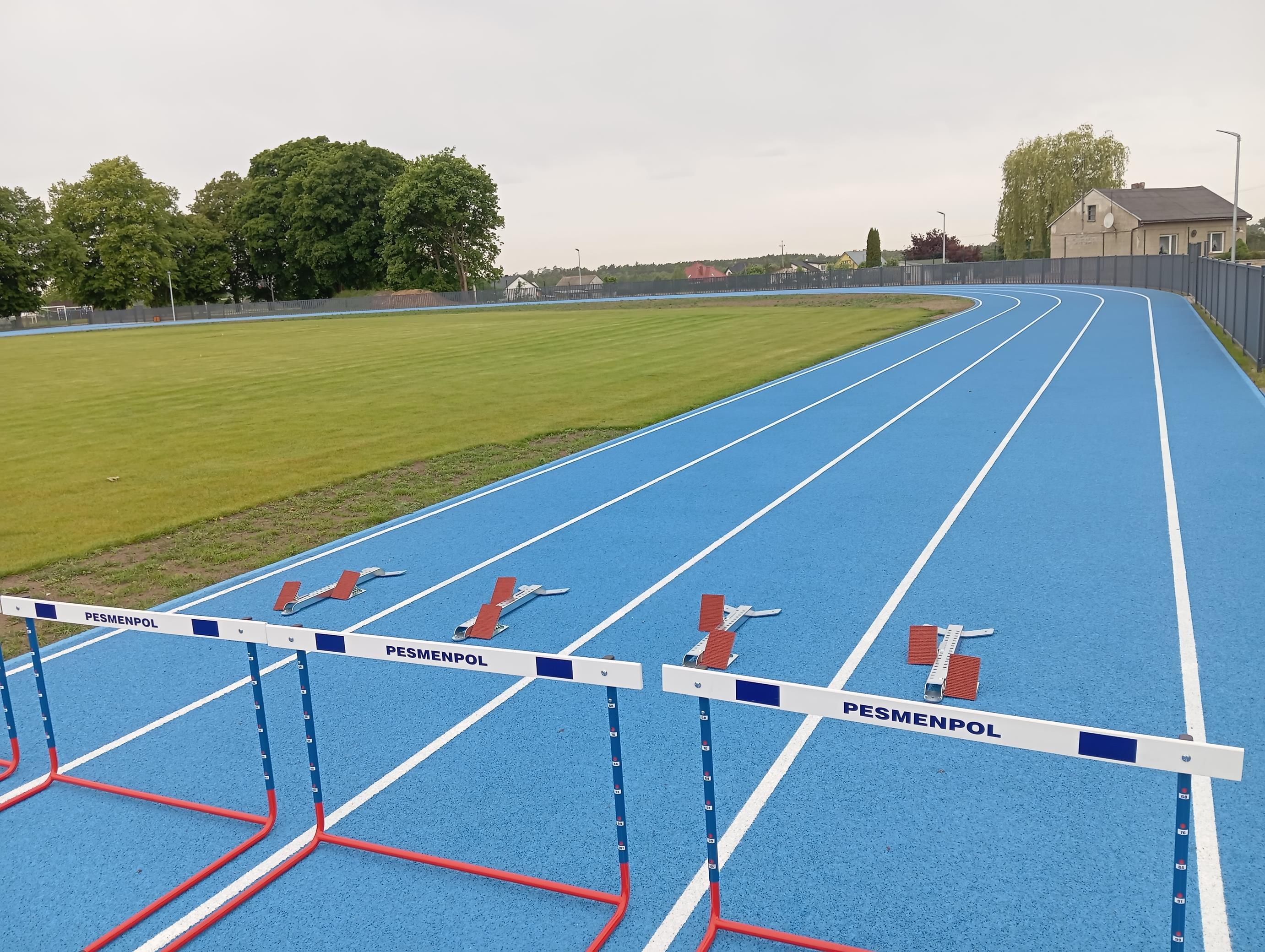 Zdj. nr. 7. Nowa bieżnia na Stadionie Miejskim w Lipnie