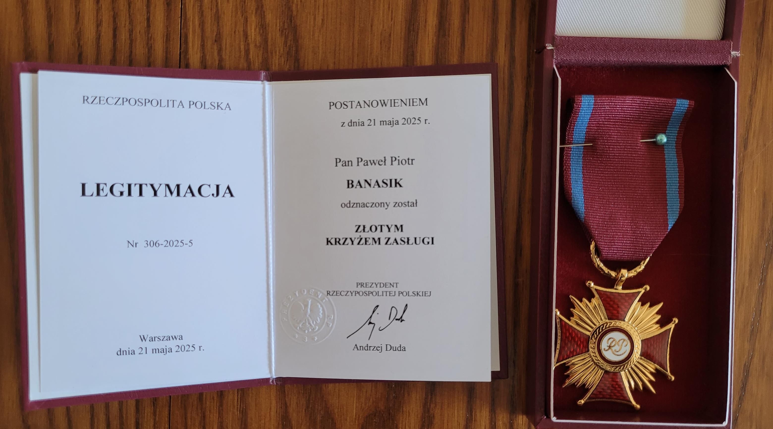 Zdj. nr. 6. Prezydent Andrzej Duda odznaczył burmistrza Złotym Krzyżem Zasługi - 26 maja 2025 r., Warszawa